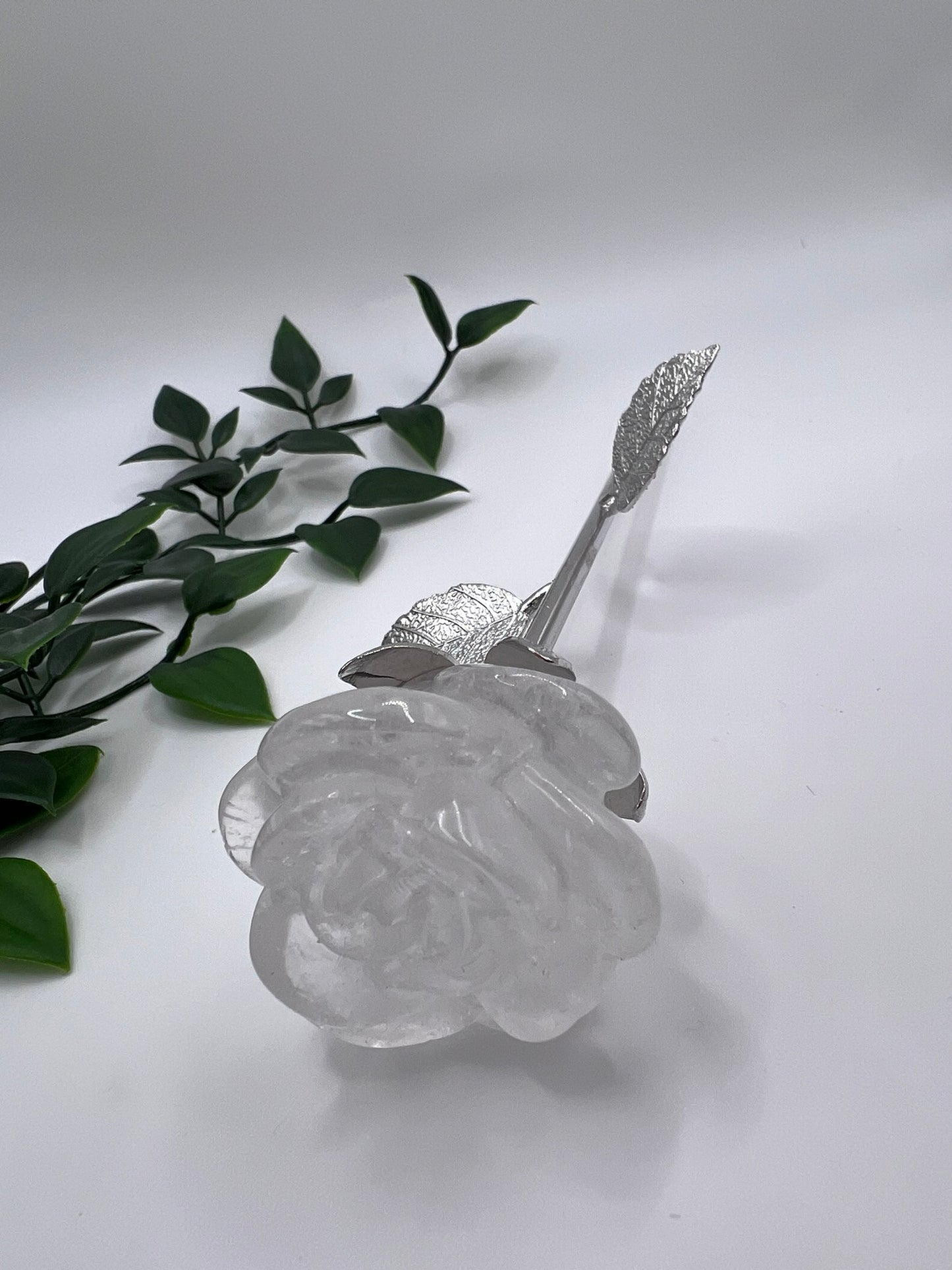 Kristallrose aus Amethyst oder Bergkristall