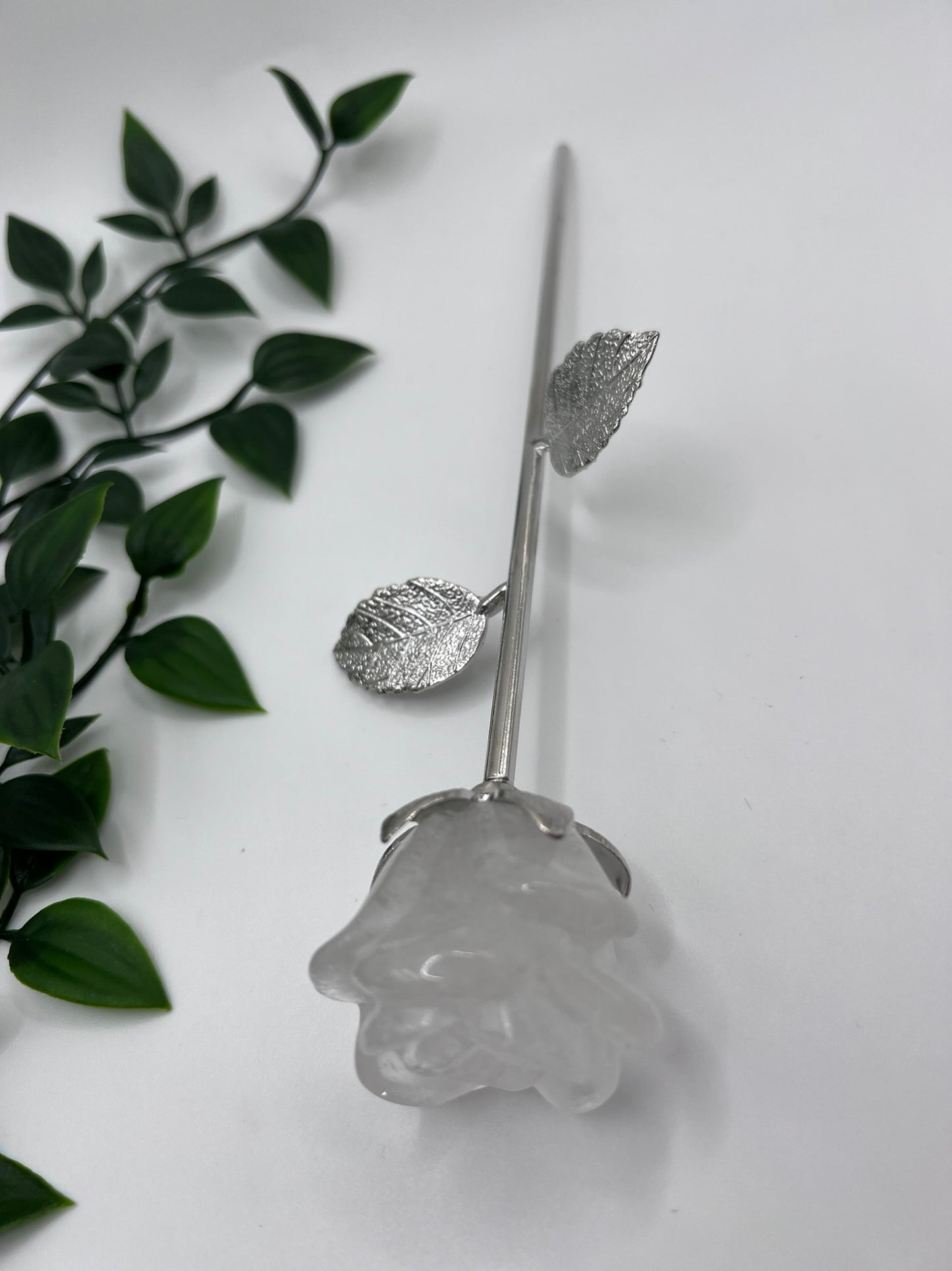 Kristallrose aus Amethyst oder Bergkristall