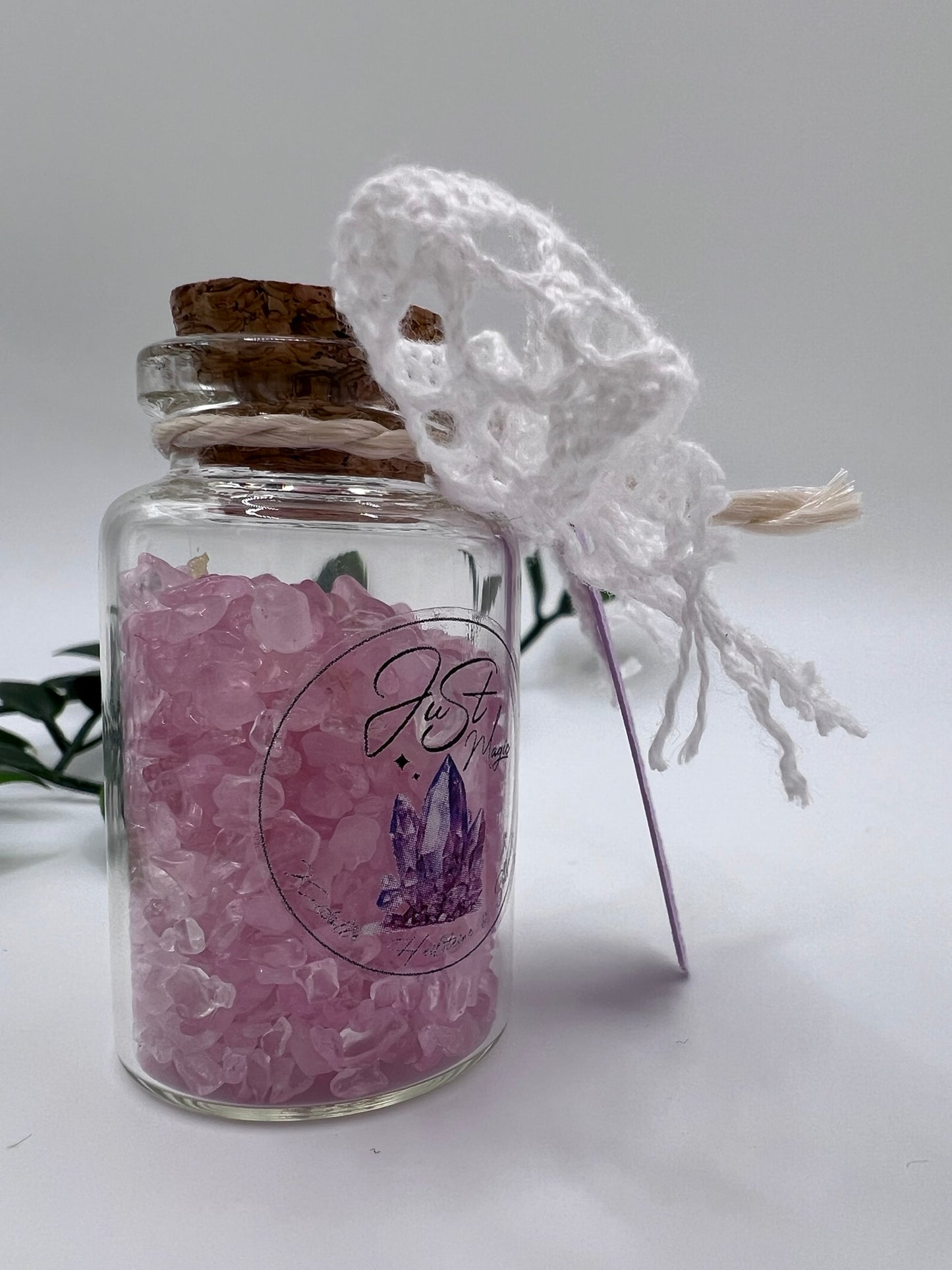 „Ein Fläschchen voll Liebe“ – Kleine Rosenquarz-Steine für Herz und Seele