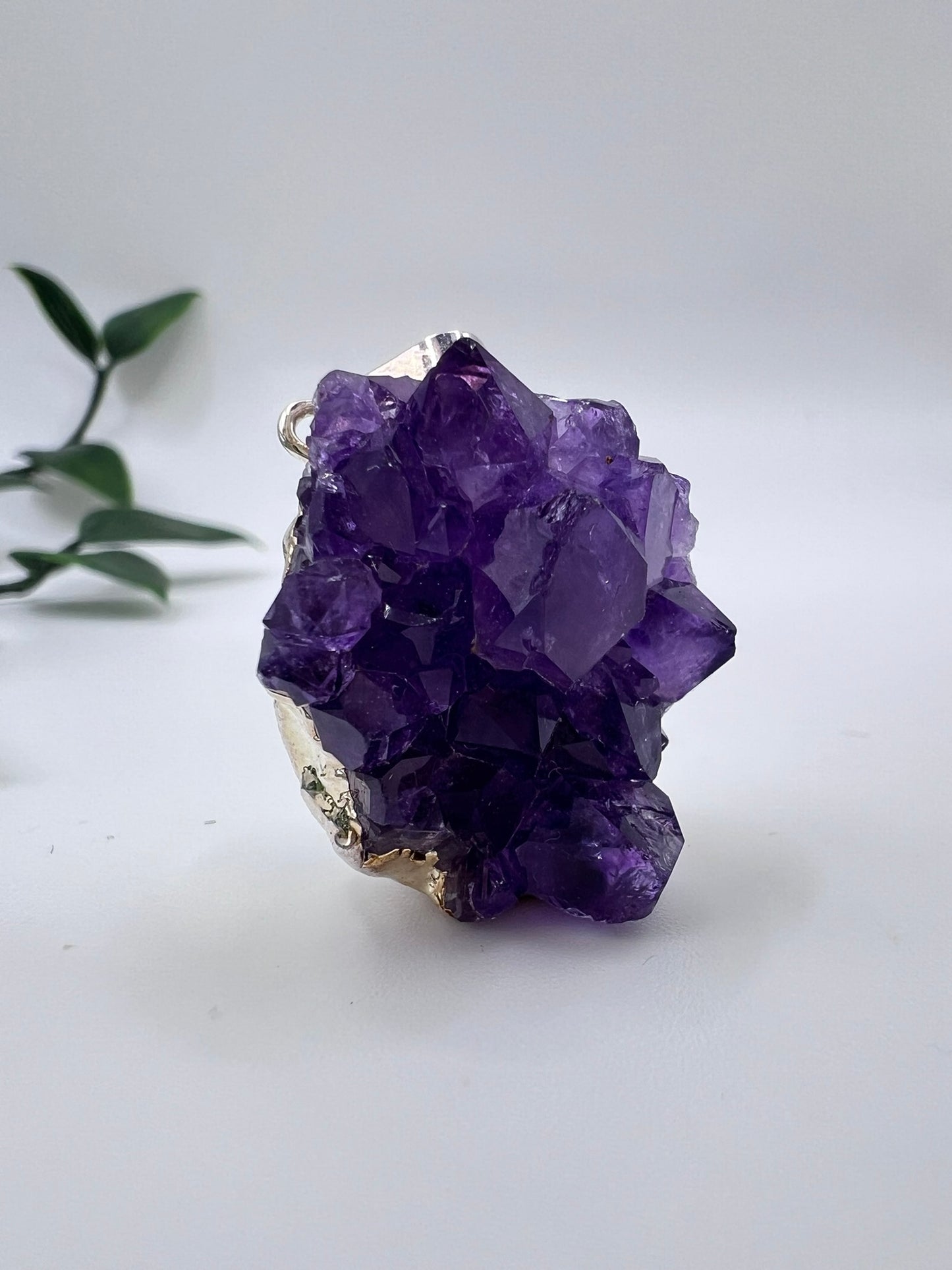 Kleiner Amethyst-Drusen-Anhänger – versilbert, ca. 2,5–3 cm