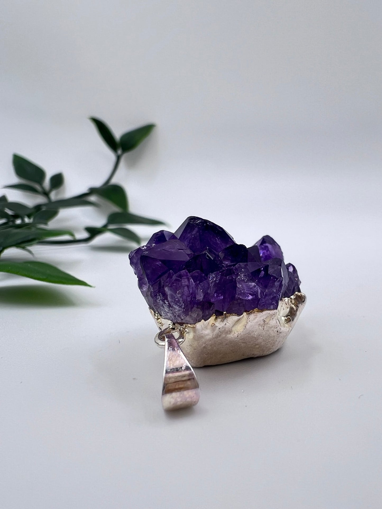 Kleiner Amethyst-Drusen-Anhänger – versilbert, ca. 2,5–3 cm