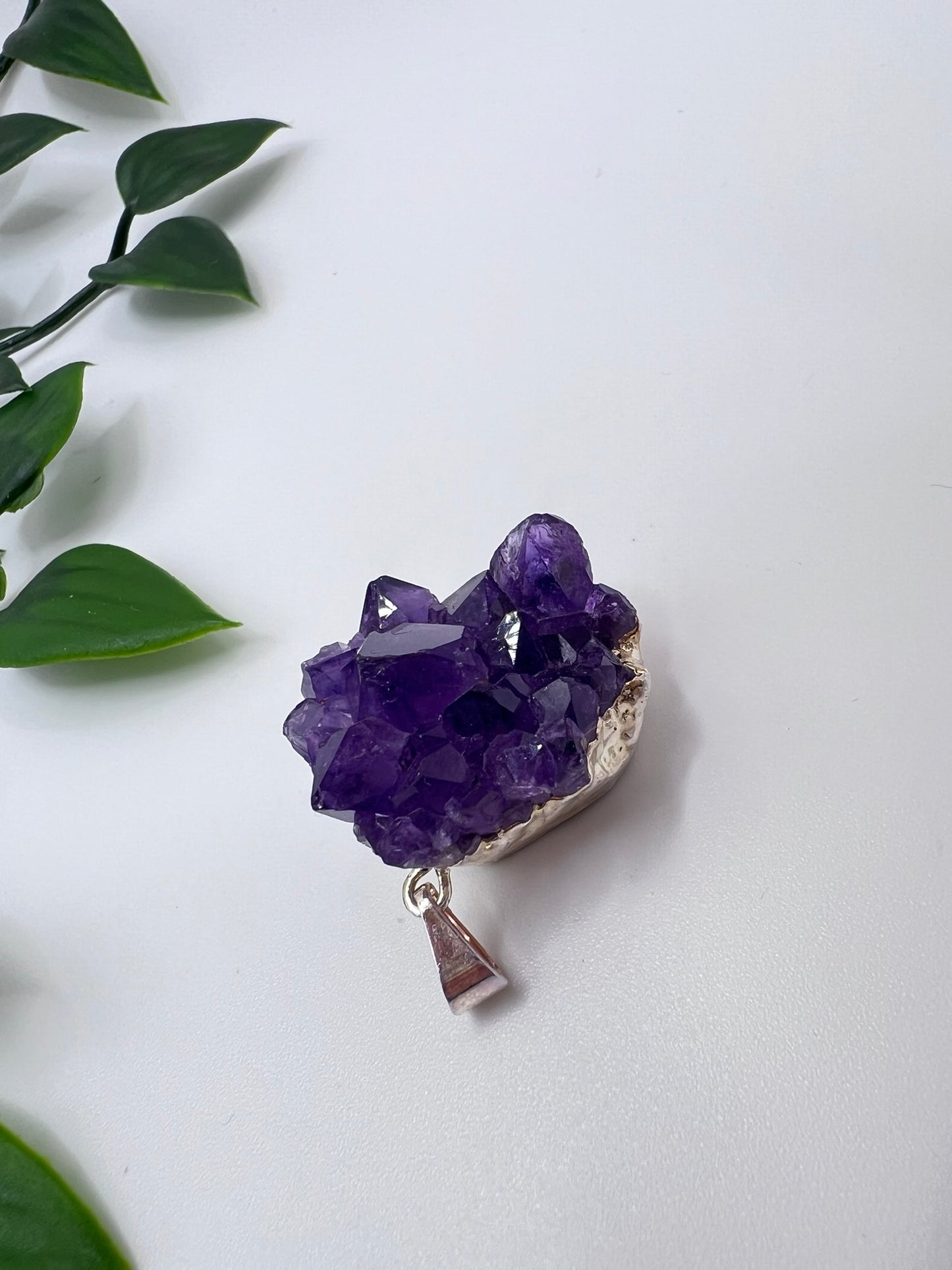 Kleiner Amethyst-Drusen-Anhänger – versilbert, ca. 2,5–3 cm