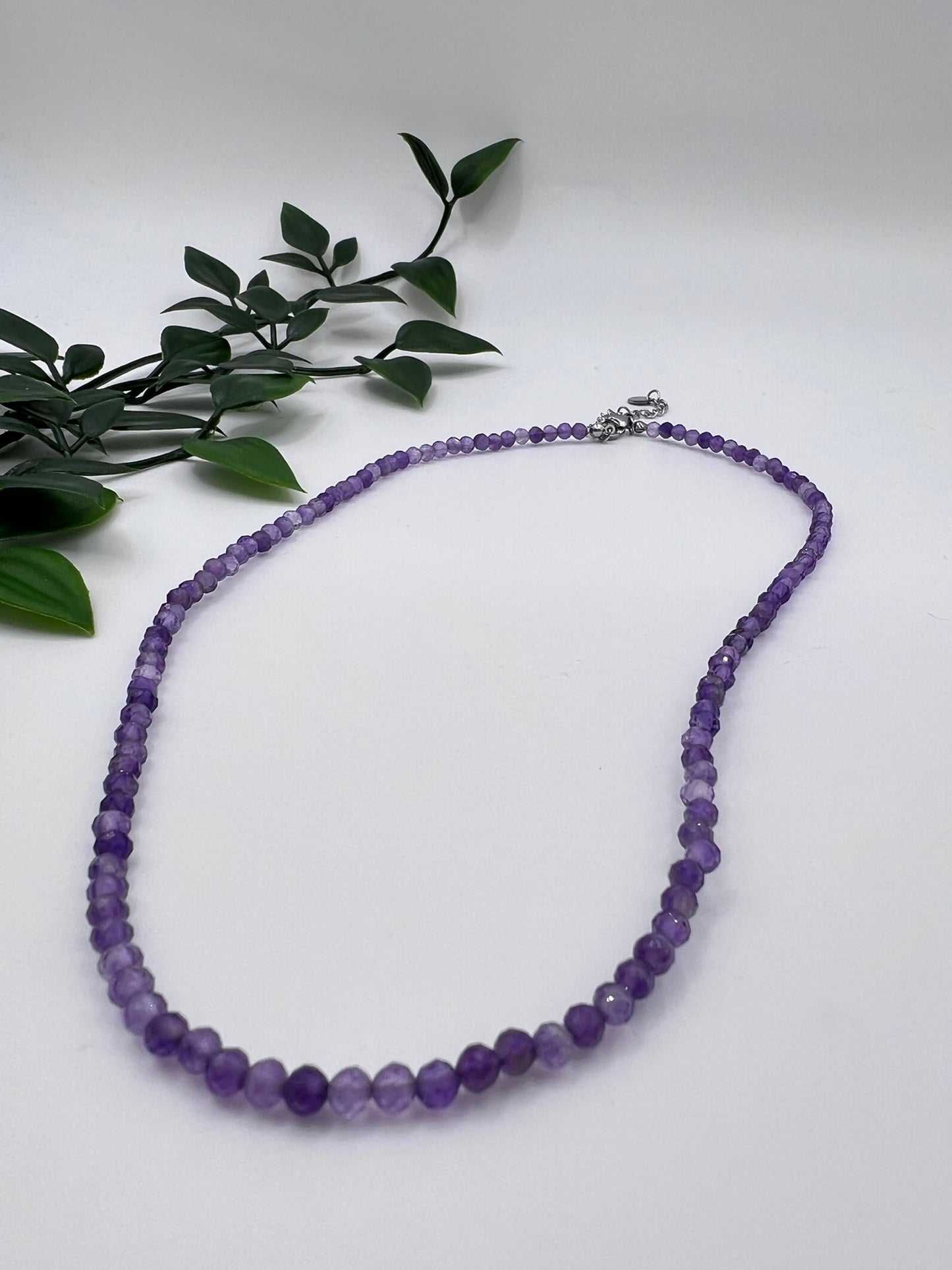 Amethyst Halskette, facettiert – Klarheit, Intuition & innere Balance in zartem Violett
