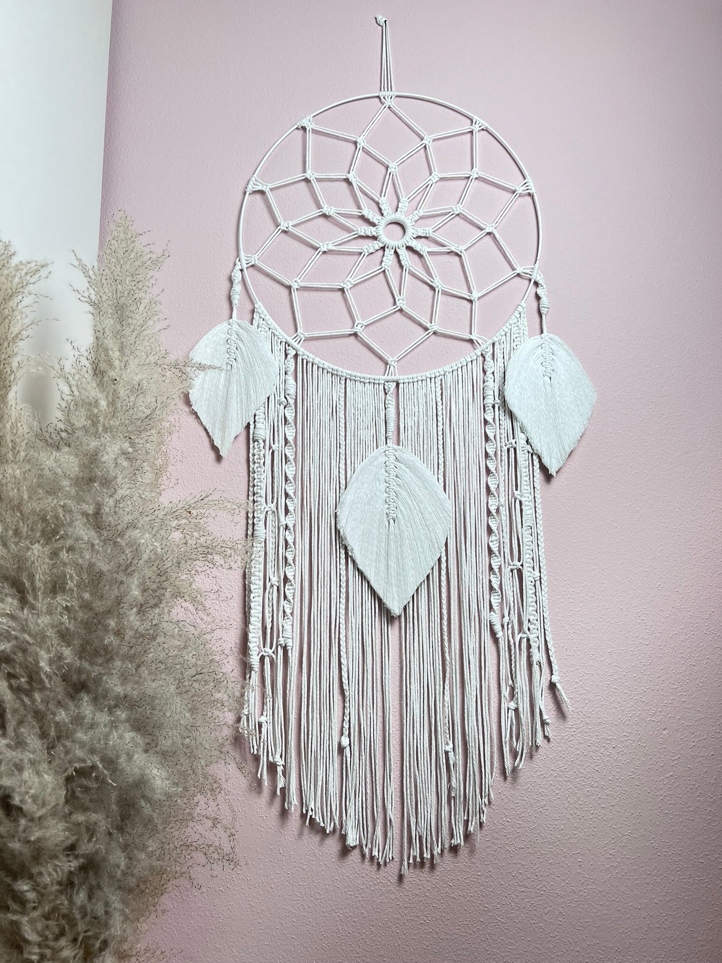 Makramee Traumfänger „Sacred Circle“ – Licht & Schutz