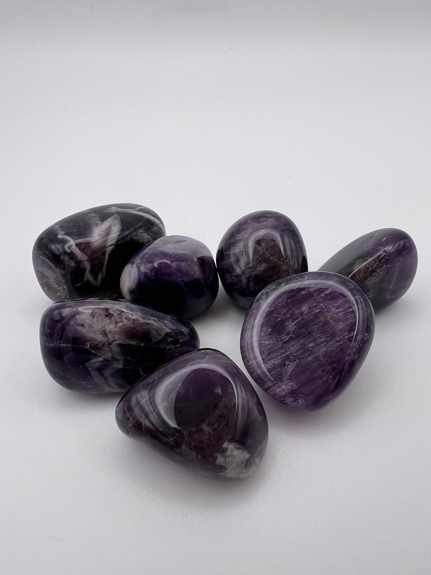 Amethyst Chevron Trommelstein