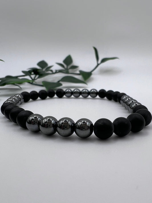 Elegantes Herrenarmband mit Hämatit und Onyx – Stil & Energie vereint