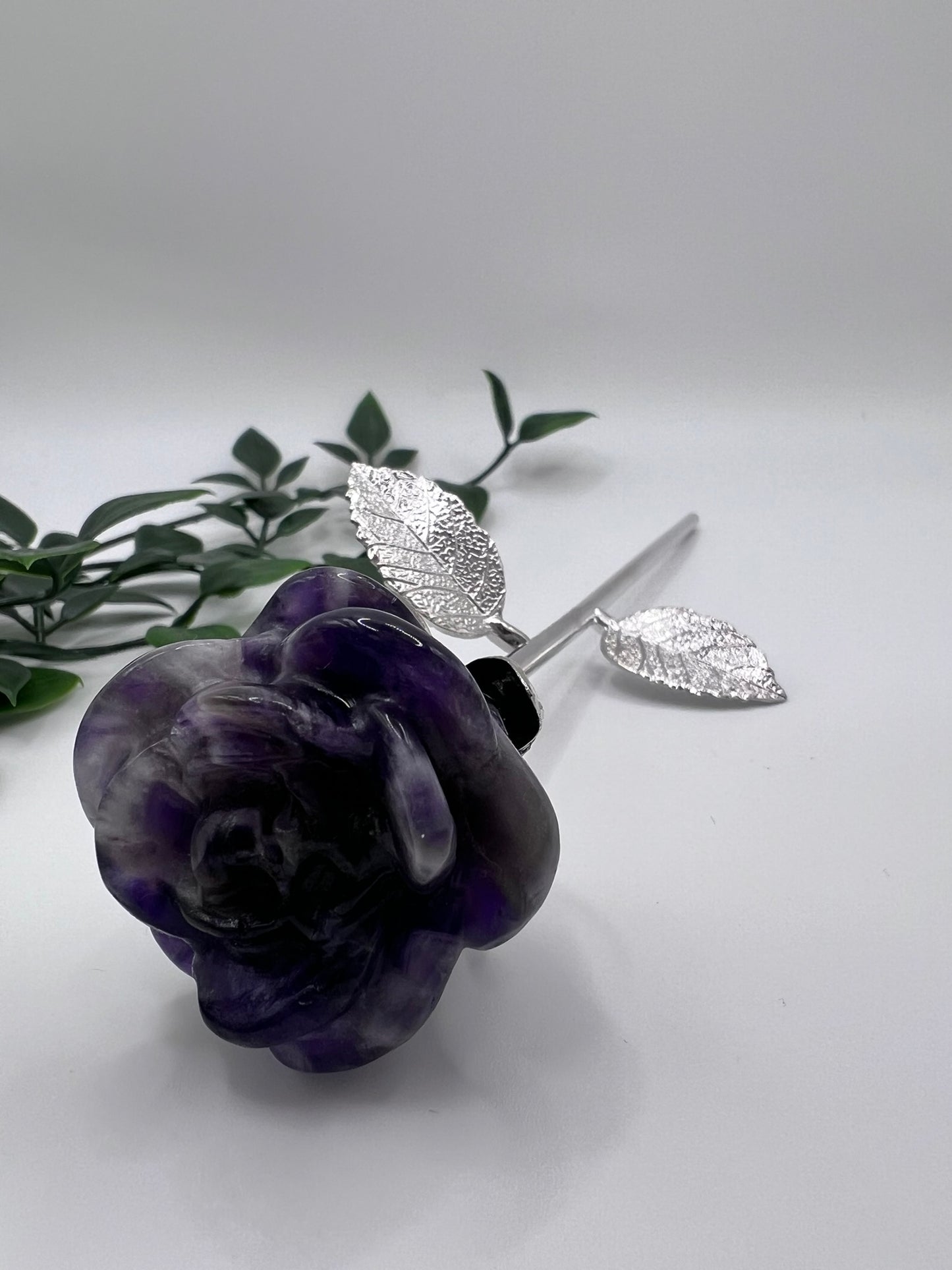 Kristallrose aus Amethyst oder Bergkristall
