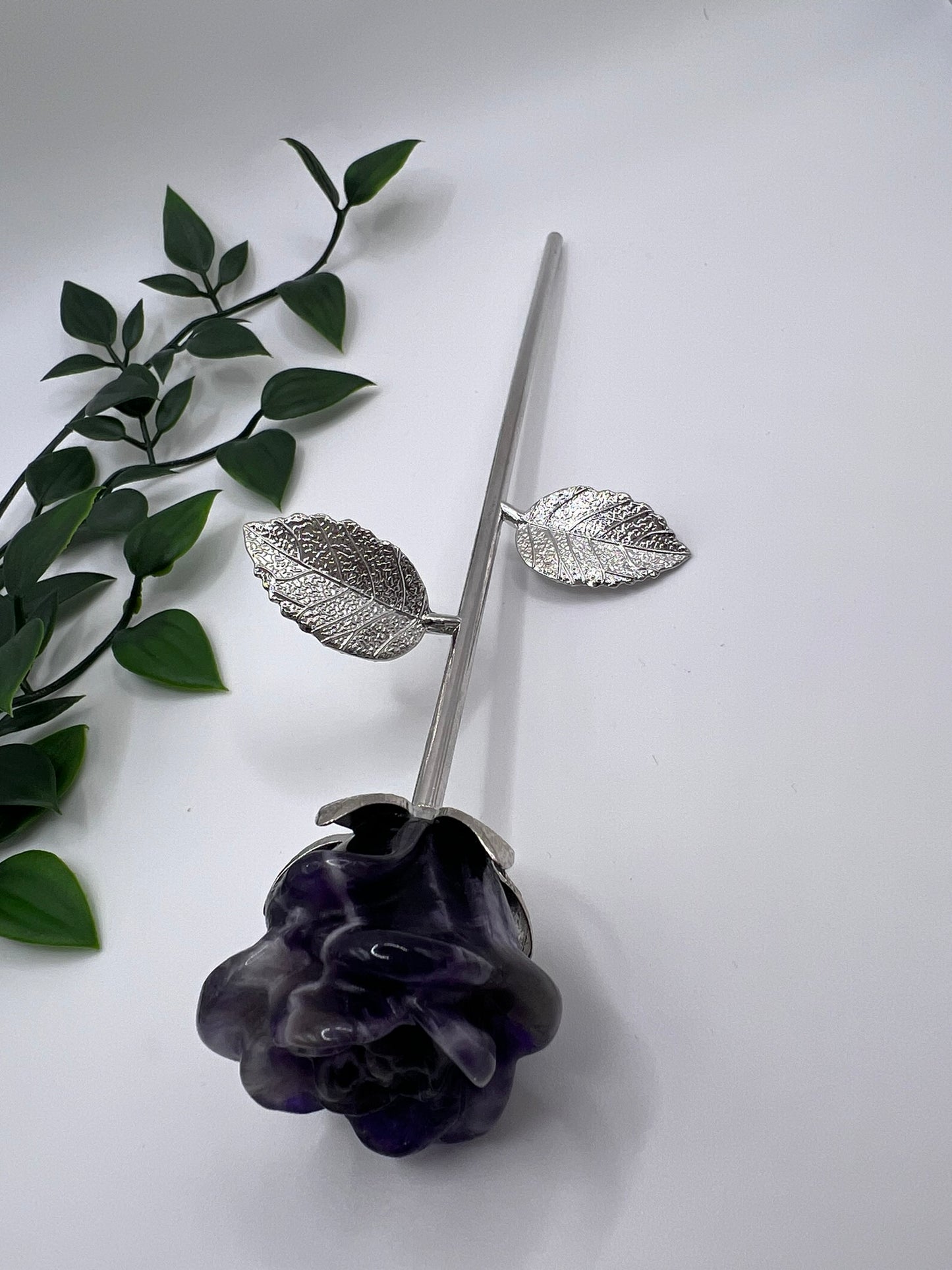Kristallrose aus Amethyst oder Bergkristall