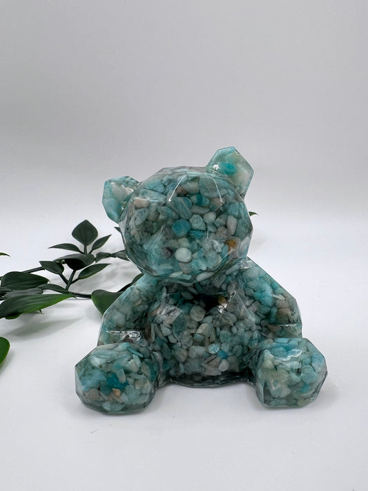 Resin-Bär mit Amazonit Kristallen – liebevoll gefertigtes Unikat voller Magie